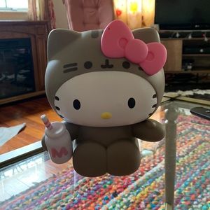 Hello Kitty piggy bank
